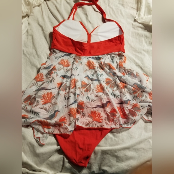 Nwot swim dress large one piece attached skirt. Adorable and flattering super cu - Picture 8 of 10